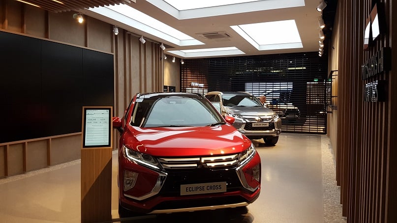 Mitsubishi Showroom Lakeside